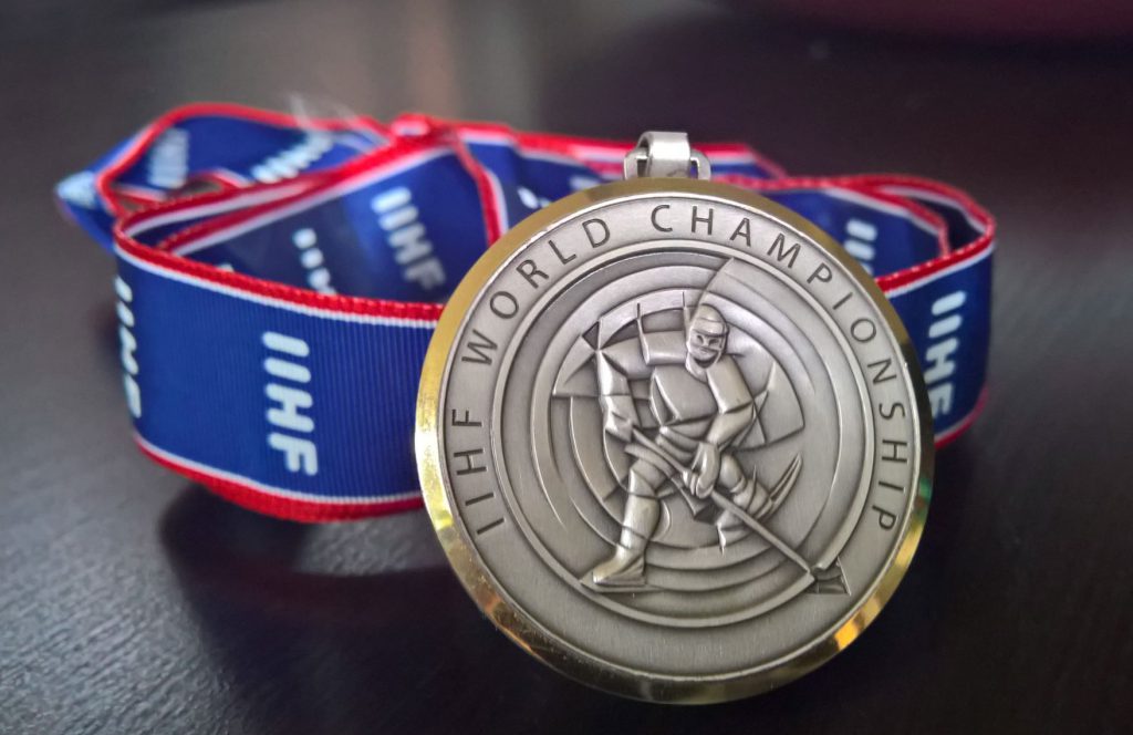 2010: Αργυρό μετάλλιο στο Παγκόσμιο – Silver Medal at the IIHF World Championship!